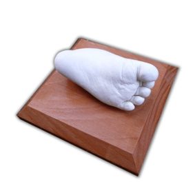 Szobor készíttetés - talapzatos gyerek